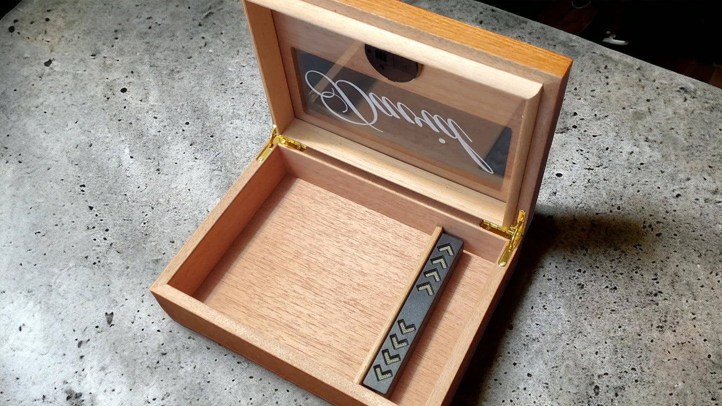Personalized Cigar Humidor Box ,Cigarette or Tobacco Box, Elegant Cedar Box, Next Day Shipping, US Seller, Employee Appreciation Gift,